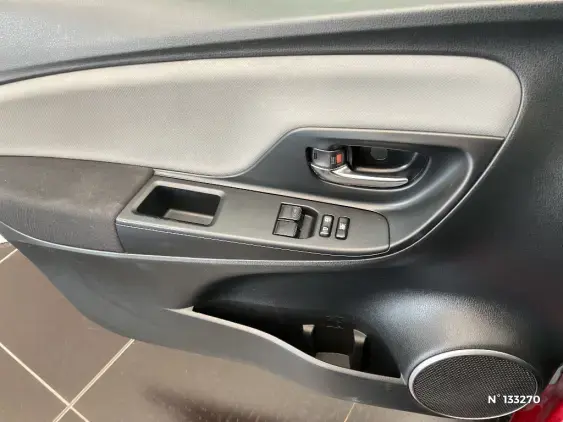 TOYOTA YARIS III - voiture d'occasion - Photo 31