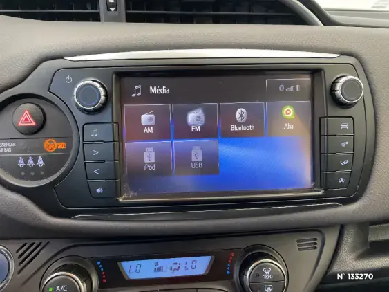 TOYOTA YARIS III - voiture d'occasion - Photo 39