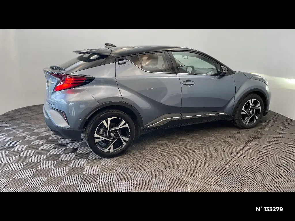 TOYOTA C-HR - Miniature 3