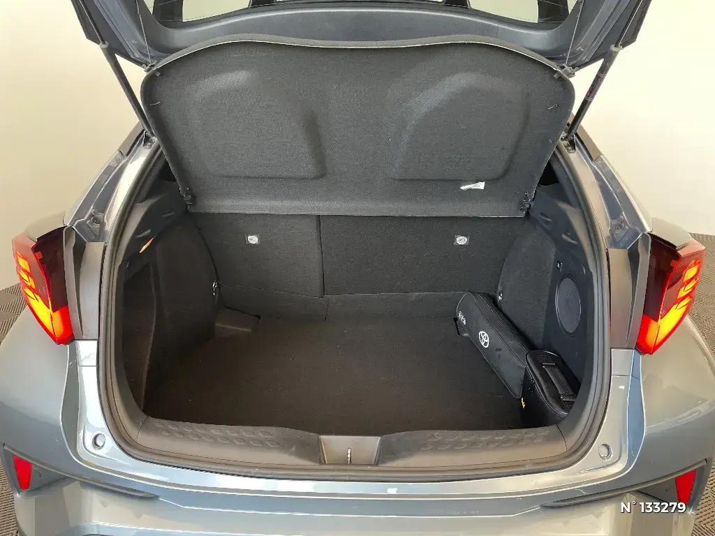 TOYOTA C-HR - Miniature 10