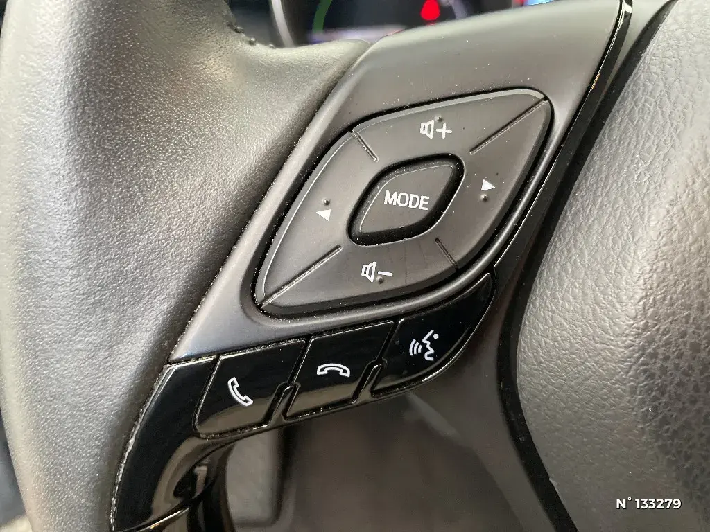 TOYOTA C-HR - Miniature 18