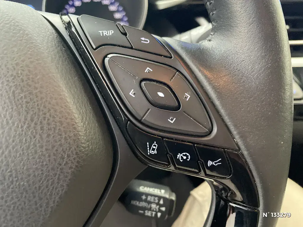 TOYOTA C-HR - Miniature 19