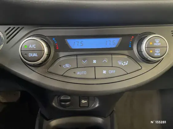 TOYOTA YARIS III - voiture d'occasion - Photo 31