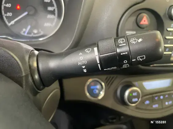 TOYOTA YARIS III - voiture d'occasion - Photo 39