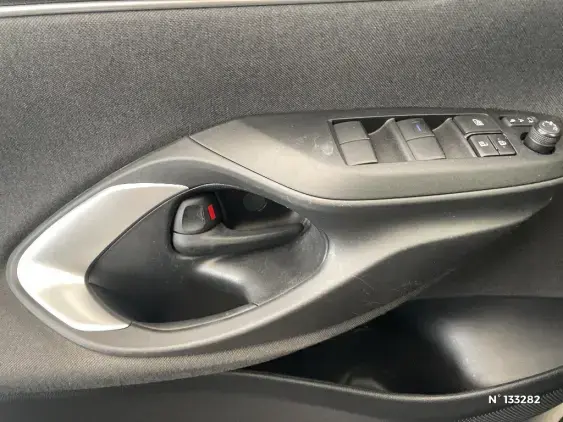 TOYOTA YARIS CROSS I - voiture d'occasion - Photo 36