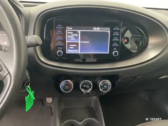 TOYOTA AYGO X - voiture d'occasion - Photo 13