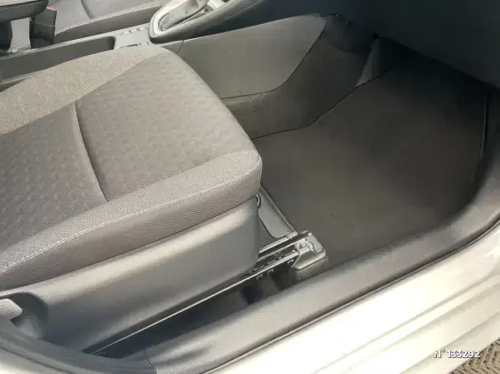 TOYOTA YARIS IV - voiture d'occasion - Photo 26