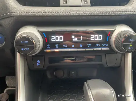 TOYOTA RAV4 V - voiture d'occasion - Photo 31