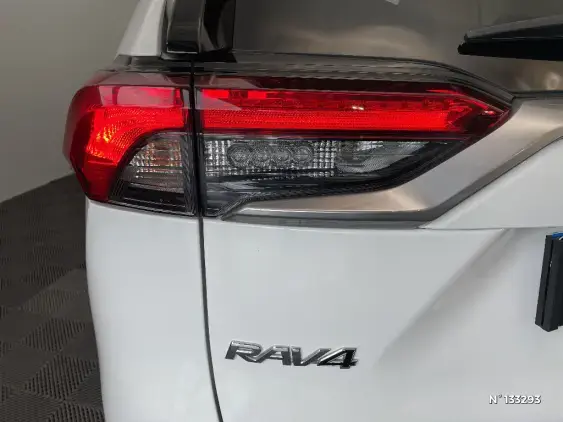 TOYOTA RAV4 V - voiture d'occasion - Photo 29