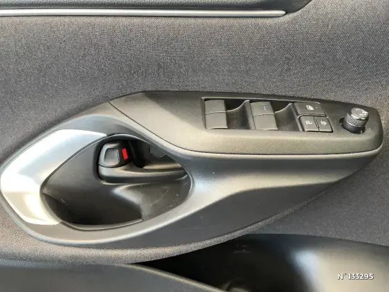 TOYOTA YARIS IV - voiture d'occasion - Photo 36