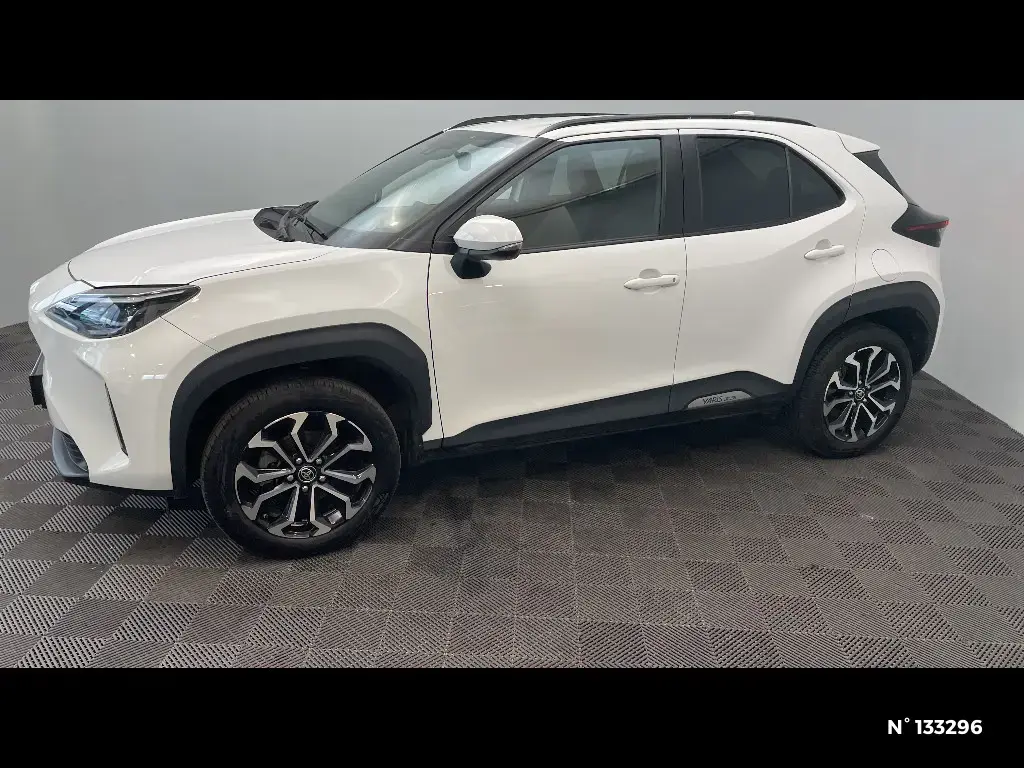 TOYOTA YARIS CROSS I - Miniature 4