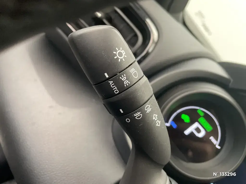 TOYOTA YARIS CROSS I - Miniature 15