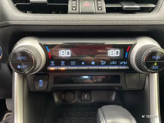 TOYOTA RAV4 V - voiture d'occasion - Photo 31