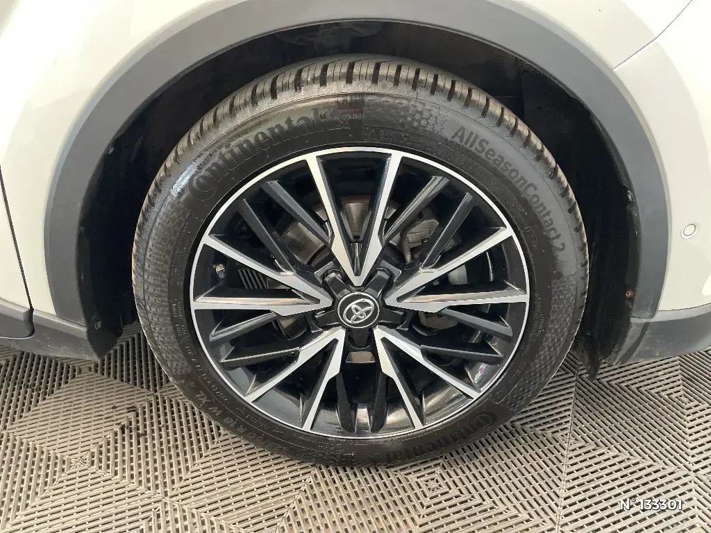 TOYOTA C-HR - Miniature 5