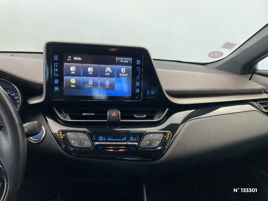 TOYOTA C-HR - Miniature 7