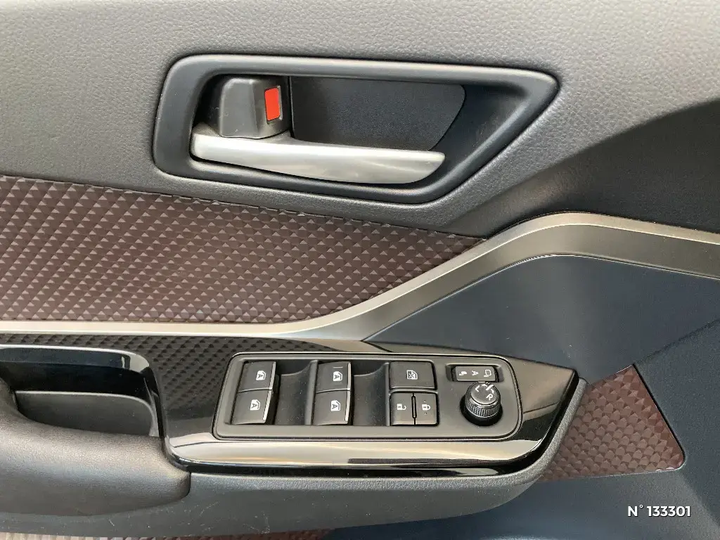 TOYOTA C-HR - Miniature 17