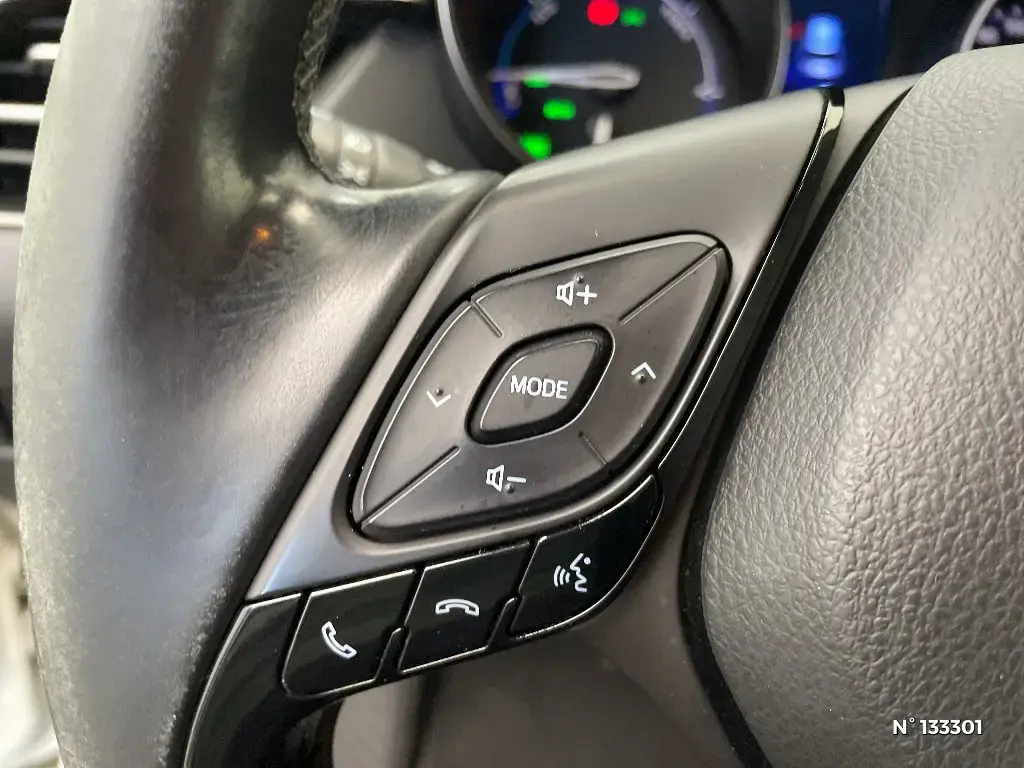 TOYOTA C-HR - Miniature 18