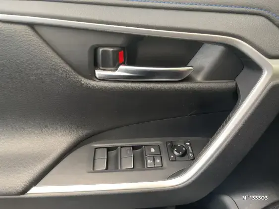 TOYOTA RAV4 V - voiture d'occasion - Photo 32