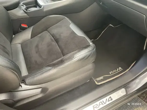 TOYOTA RAV4 V - voiture d'occasion - Photo 26