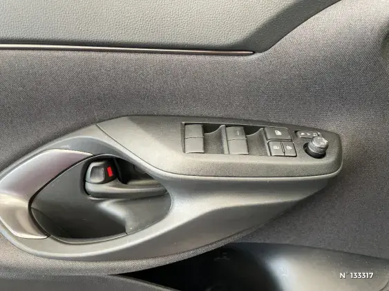 TOYOTA YARIS CROSS I - voiture d'occasion - Photo 36