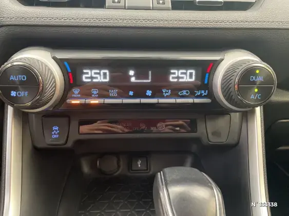 TOYOTA RAV4 V - voiture d'occasion - Photo 31