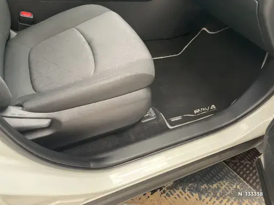 TOYOTA RAV4 V - voiture d'occasion - Photo 26