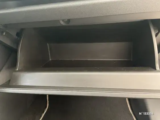 TOYOTA RAV4 V - voiture d'occasion - Photo 27