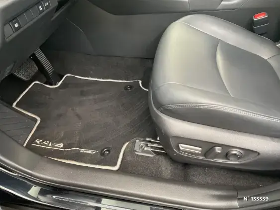 TOYOTA RAV4 V - voiture d'occasion - Photo 28