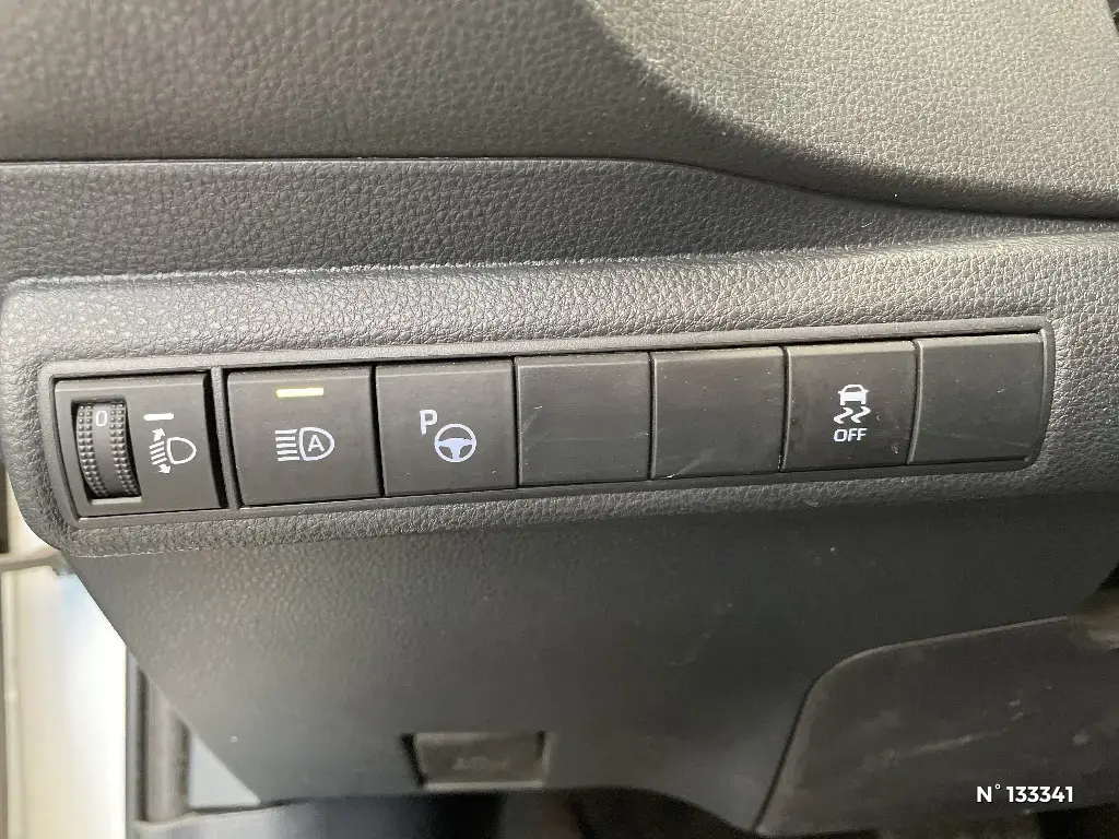 TOYOTA COROLLA XII - Miniature 11