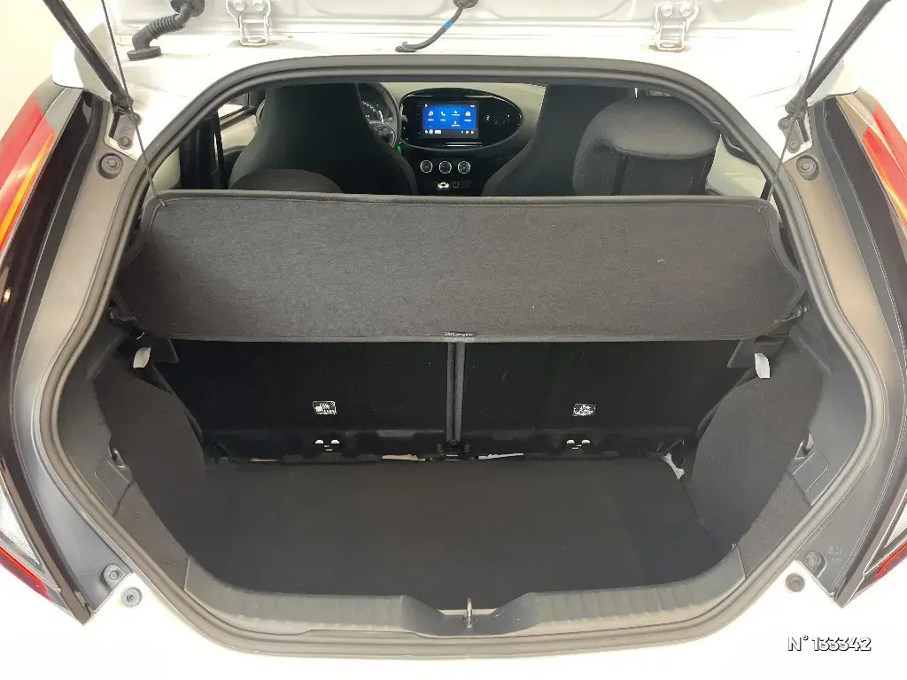 TOYOTA AYGO X - Miniature 10
