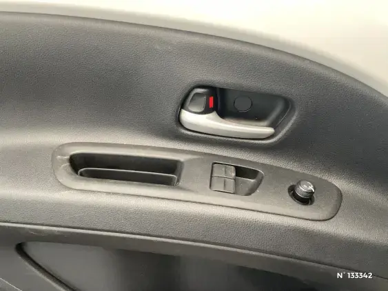 TOYOTA AYGO X - voiture d'occasion - Photo 35