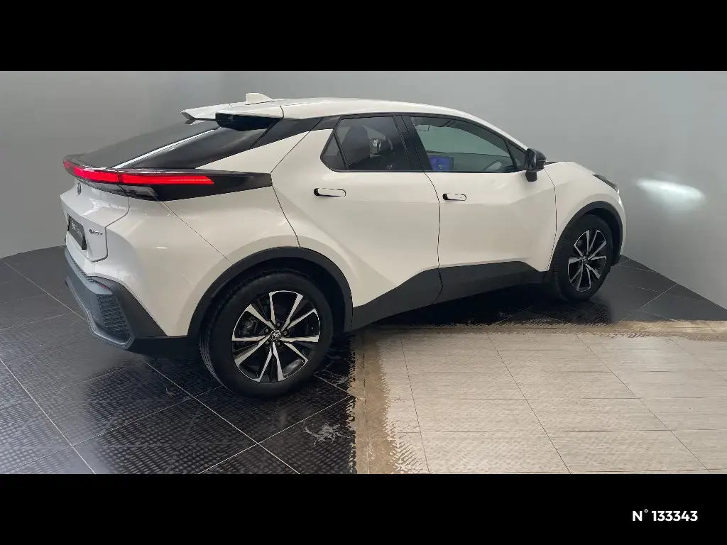 TOYOTA C-HR II - Miniature 3