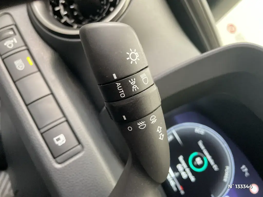 TOYOTA C-HR II - Miniature 13