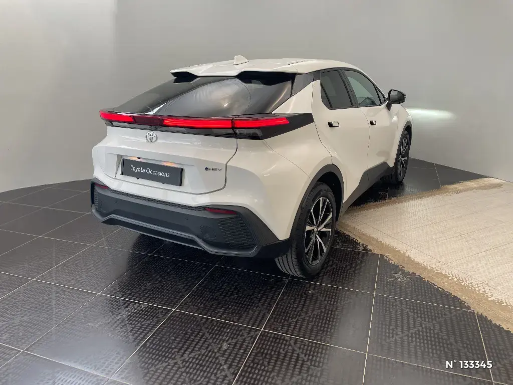TOYOTA C-HR II - Miniature 2