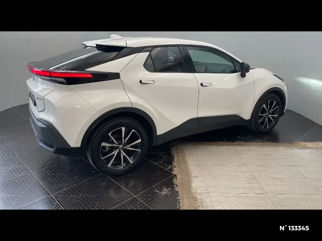 TOYOTA C-HR II - Miniature 3