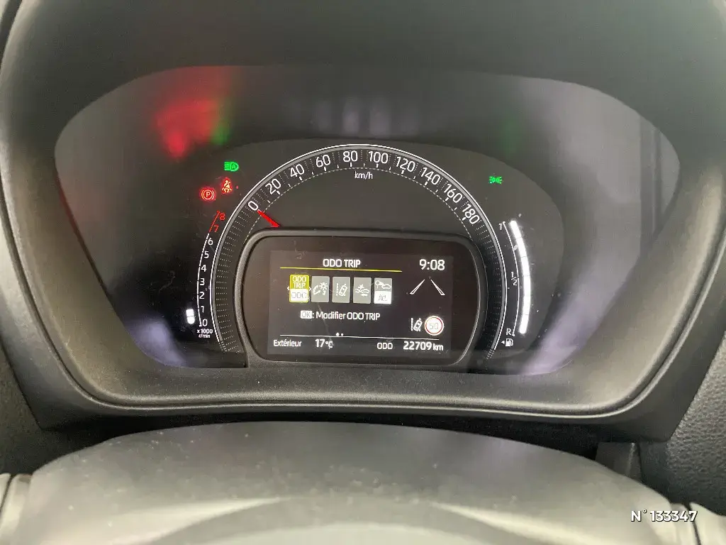 TOYOTA AYGO X - Miniature 8