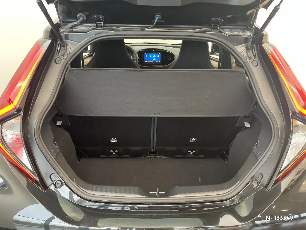 TOYOTA AYGO X - Miniature 10