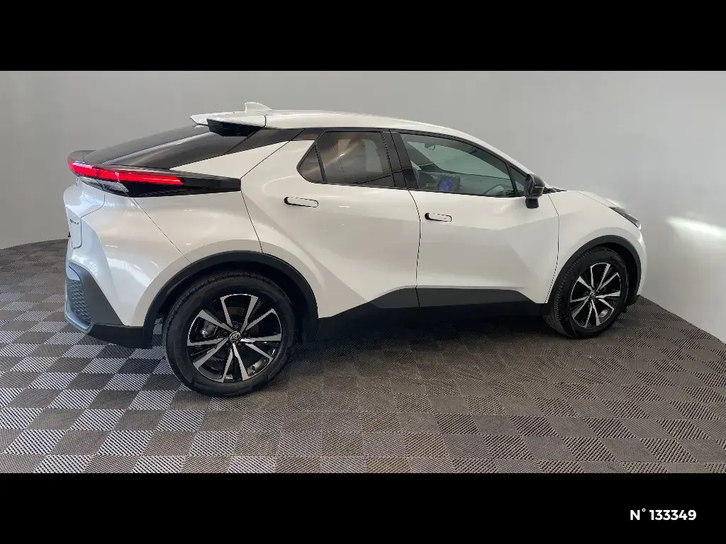 TOYOTA C-HR II - Miniature 3