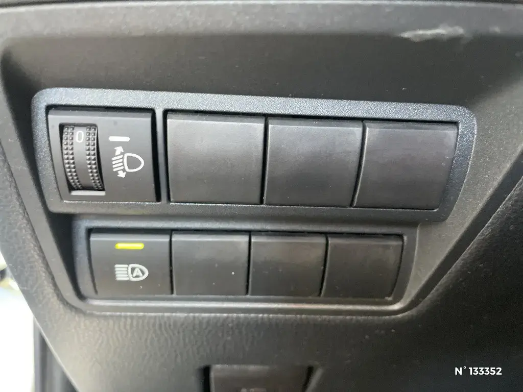 TOYOTA YARIS IV - Miniature 11