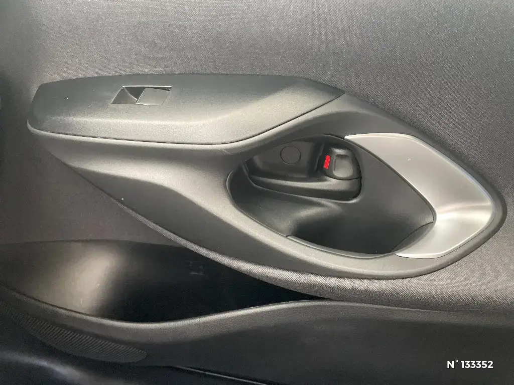 TOYOTA YARIS IV - Miniature 15
