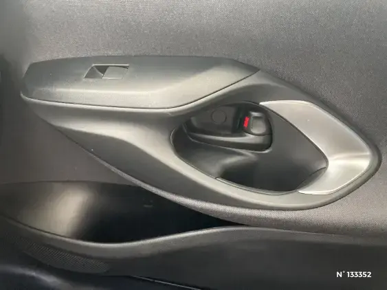 TOYOTA YARIS IV - voiture d'occasion - Photo 34