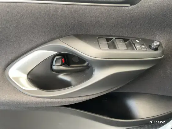 TOYOTA YARIS IV - voiture d'occasion - Photo 35