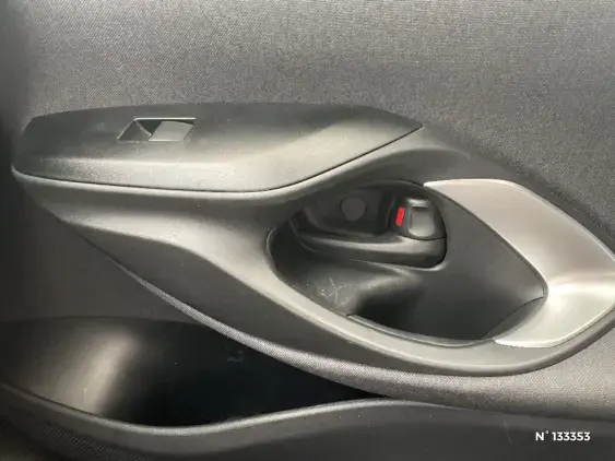 TOYOTA YARIS IV - voiture d'occasion - Photo 35