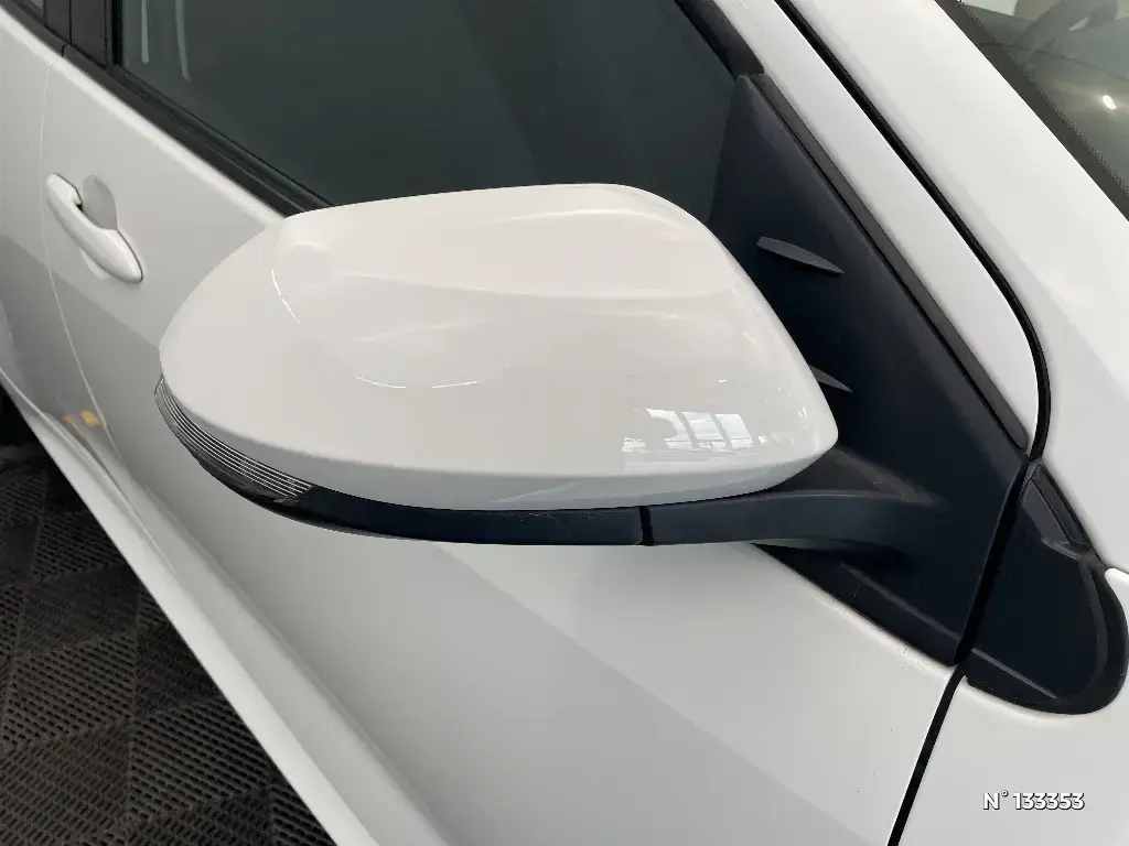 TOYOTA YARIS IV - Miniature 25