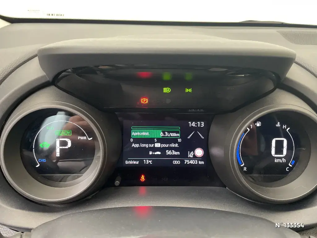 TOYOTA YARIS IV - Miniature 8