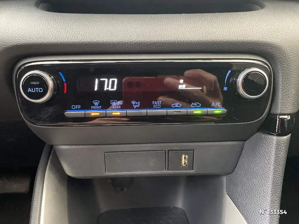 TOYOTA YARIS IV - Miniature 12