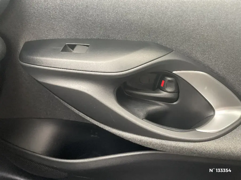 TOYOTA YARIS IV - Miniature 16