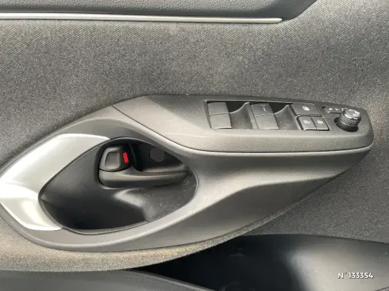 TOYOTA YARIS IV - voiture d'occasion - Photo 36