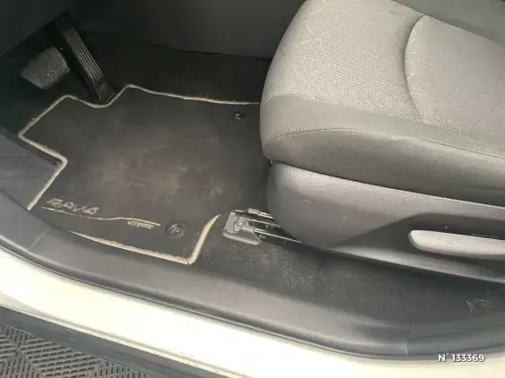 TOYOTA RAV4 V - voiture d'occasion - Photo 28