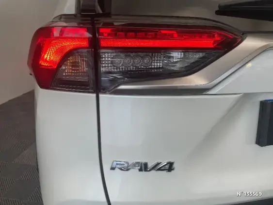 TOYOTA RAV4 V - voiture d'occasion - Photo 29